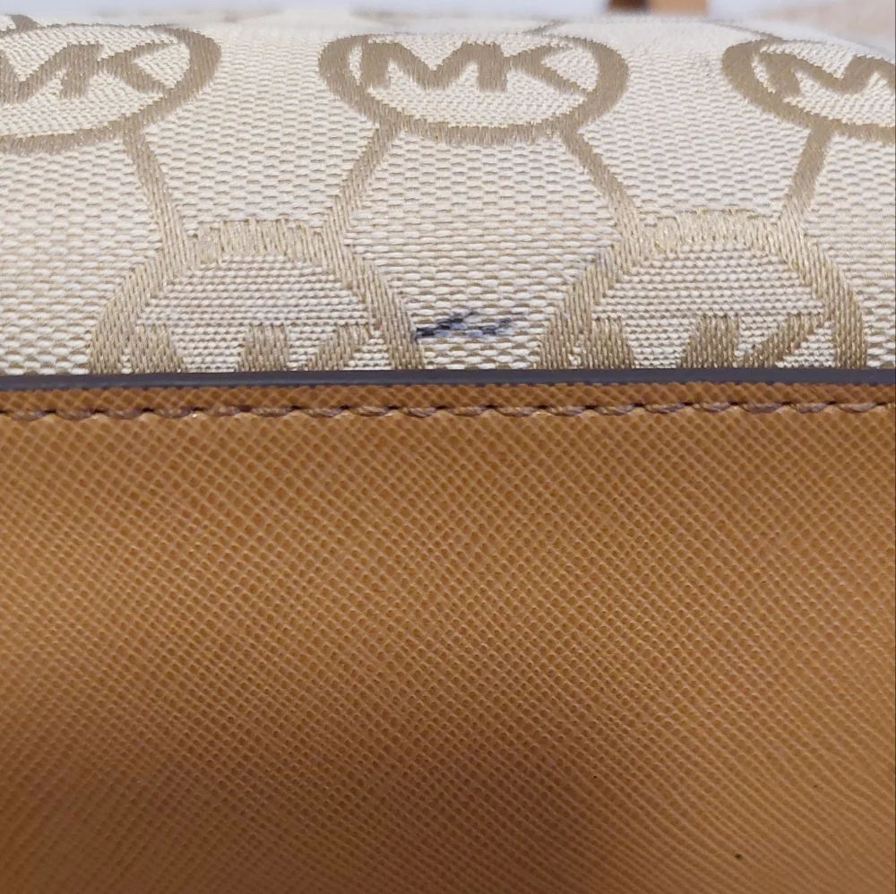 MICHAEL KORS Kempton Signature Circle Monogram Fabric and Leather Tote Bag
